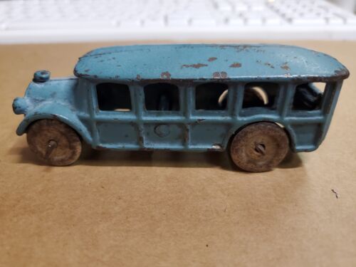 Vtg 1920S A.C. Williams Cast Iron Blue Tour Bus W/ Metal Wheels 5 Windows 4 1/2" - Picture 5 of 10