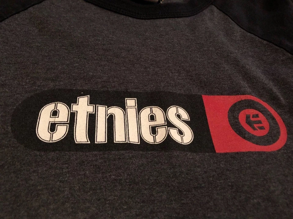 Camisa De Colección Años 90 Etnies Skateboard Snowboard L/S Hecha en EE. UU. Talla Mediana Punk Foto 4 de 4