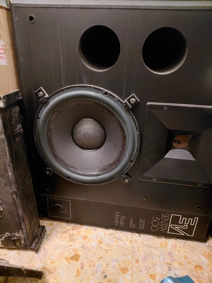Electro Voice Sentry 500 Studio Monitor Bi Amp Perfect Excepet Wear On The... - Image 4 of 4