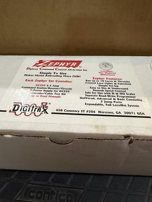 Digitrax Command DCS50 Zephyr Starter Set 2.5 Amp Complete Train Control