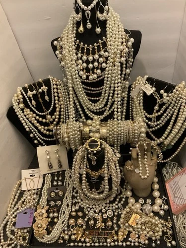Huge-estate-jewelry-Lot-Junk-Redesign-Craft-Faux Pearl- Costume-7+lbs