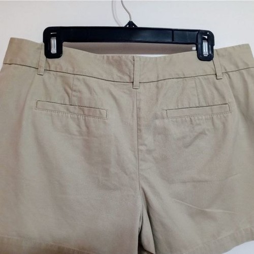 Ann Taylor LOFT | Pantalones Cortos Modernos Clásicos Caqui 4 Bolsillos Cremallera Frontal Mosca Usados en Excelente Condición 8 - Imagen 6 de 11