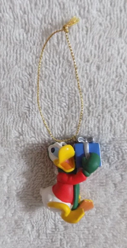 DONALD DUCK WITH PRESENT CHRISTMAS ORNAMENT