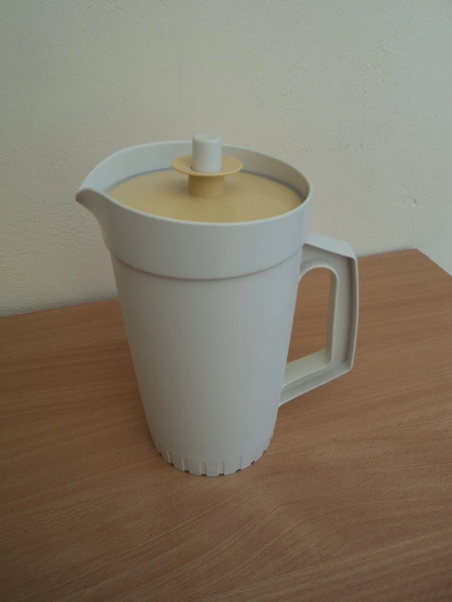 Pichet Tupperware vintage de deux pintes