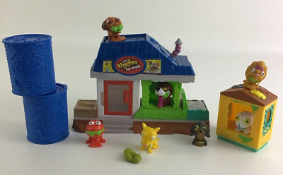 The Uggly's Pet Shop Pet Store Playset Sound Effects Gross Homes Trash Can Moose