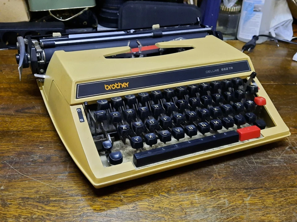 Schreibmaschine Brother de Luxe 662 TR mechanisch Reiseschreibmaschine, JAPAN - Bild 4 von 4
