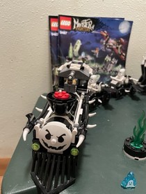 LEGO Monster Fighters: The Ghost Train (9467) 99.9% Complete With Instructions