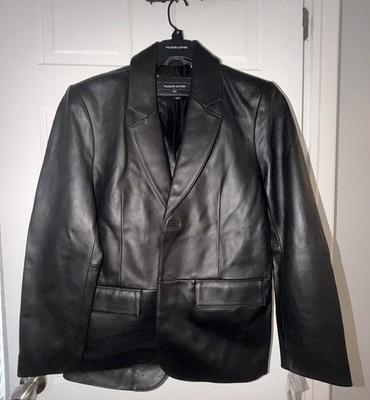NWT Women s medium BCBGMAXAZRIA Oversize Faux Leather Single Button Black Blazer