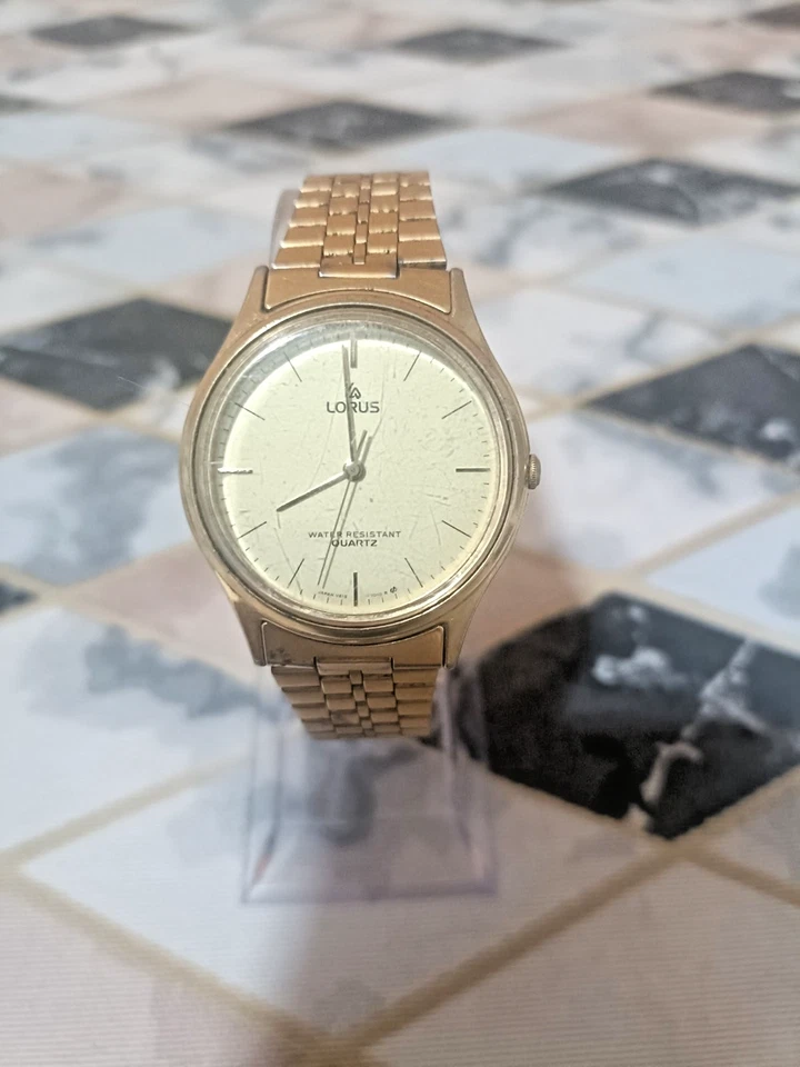 Reloj Cuarzo Redondo LORUS Dorado Vintage Años 90 ref. RMF004-2 Foto 2 de 4