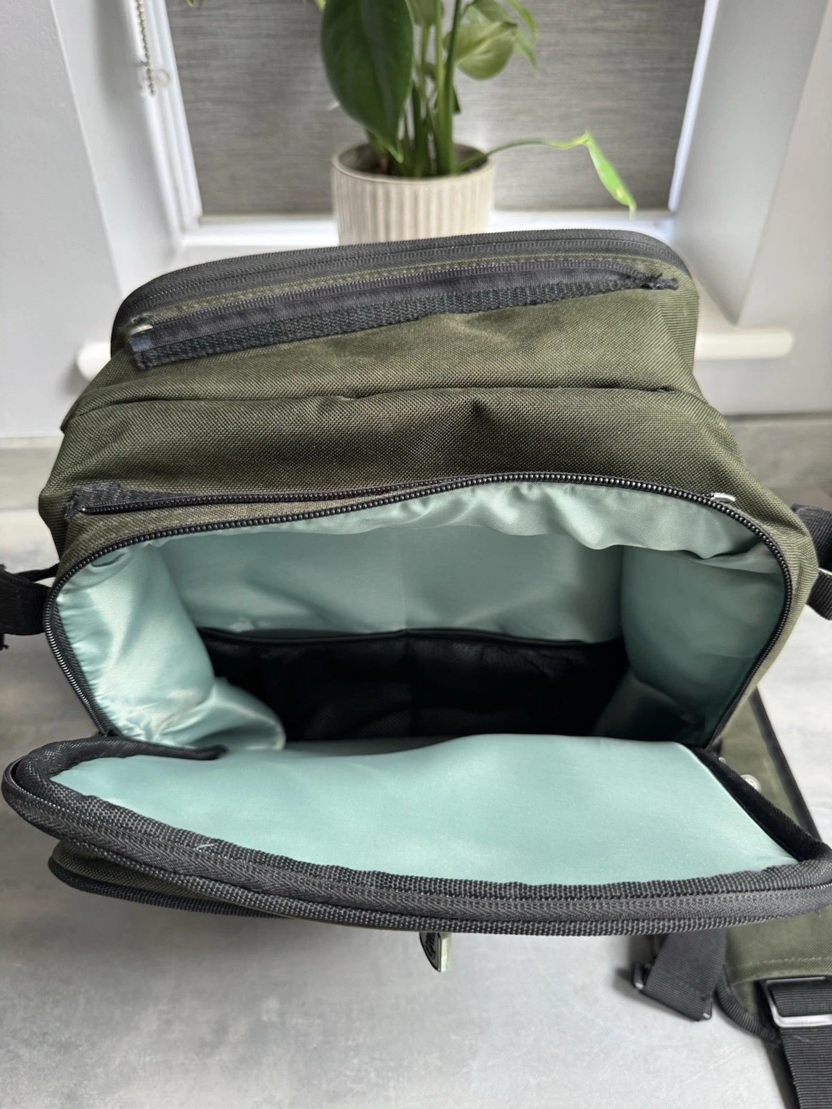 Wychwood Flow Pack-Lite Stool Khaki Fishing Tackle Camping 22L BAG ONLY 8