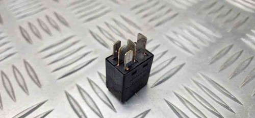 OPEL VECTRA C Estate Relais 90414477 2.17 Diesel 2004 31069205