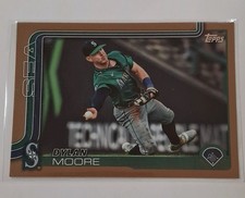 Topps Series 1 Seattle Mariners 2025 #105 Gold /2025 Dylan Moore Baseball Card