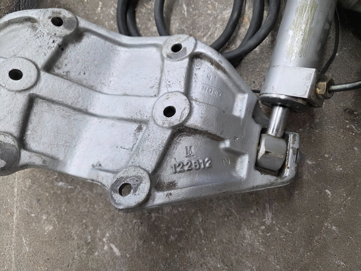 OMC Evinrude Johnson 122612 Electric Tilt & Trim Pump Assy 1977