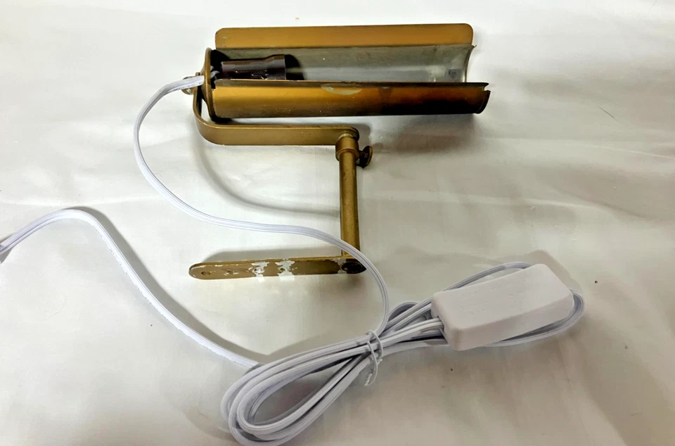 8” Brass Gold Tone Painting Art Picture Frame Light Extends Lamp 5.5' New Cord - Image 3 of 4