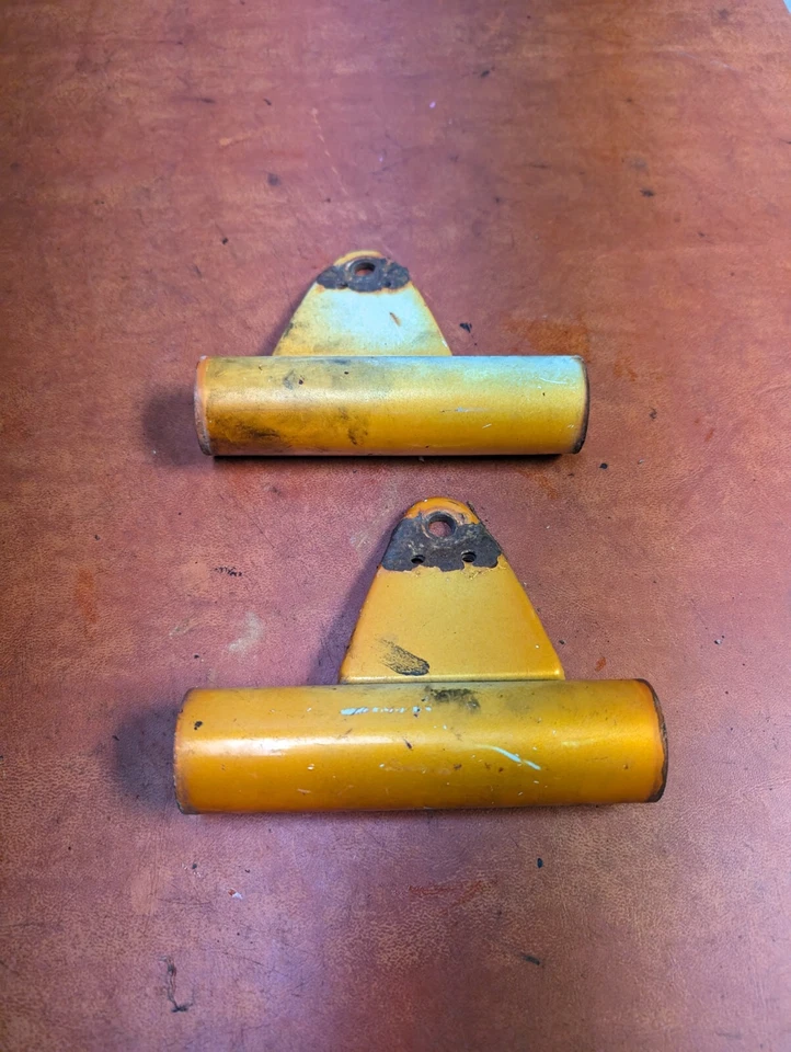 YAMAHA DT1 DT2 DT3 DT 250 RT1 RT2 RT3 360 DT250 DT360 FAROS MONTAJE OREJAS Foto 4 de 4