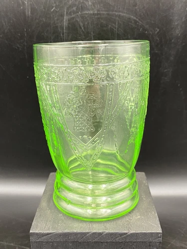 FEDERAL GLASS GREEN DEPRESSION GEORGIAN LOVE BIRDS 9oz FLAT TUMBLER 4” GLOW