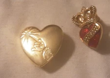 Pair of Heart Shaped Pins: Mom & Disney Varity Club Arm & Wand