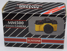 Vintage Suntone Deluxe-1 MM500 Auto Fix Focus 50mm lens 35mm Camera Japan