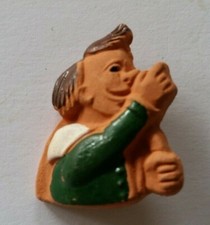 WHW : Struwwelpeterfiguren - Wilhelm ( Keramik, auf Nadel )