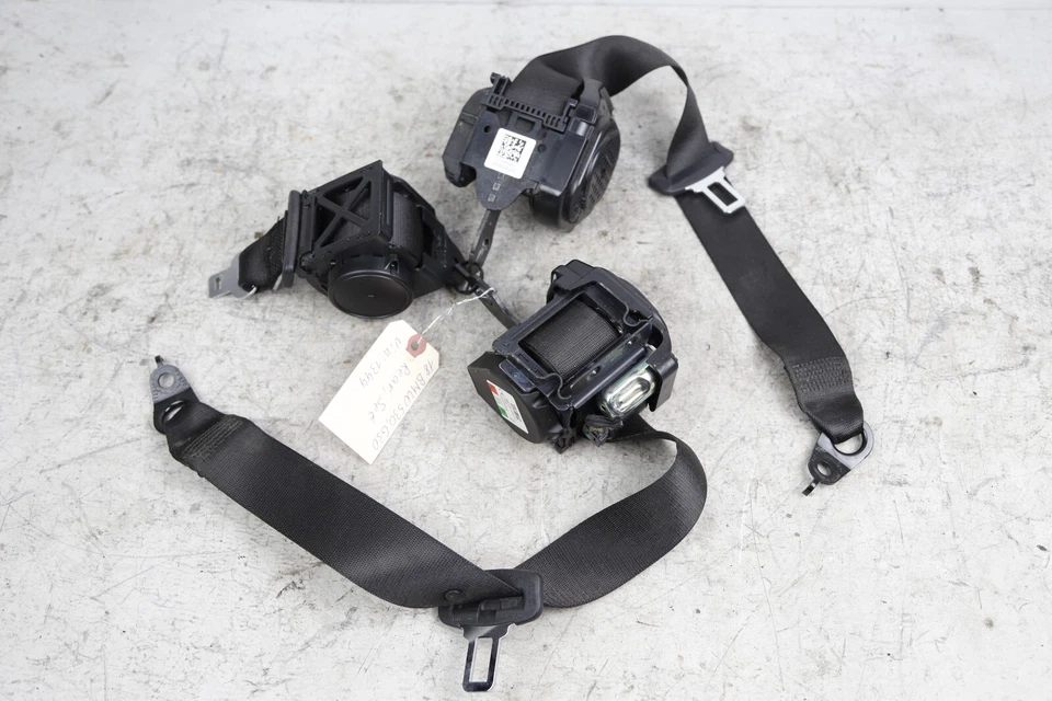 Juego de retractores de cinturón de seguridad trasero izquierdo centro derecho BMW 530i 540i M550i G30 2017-2020 Foto 3 de 4