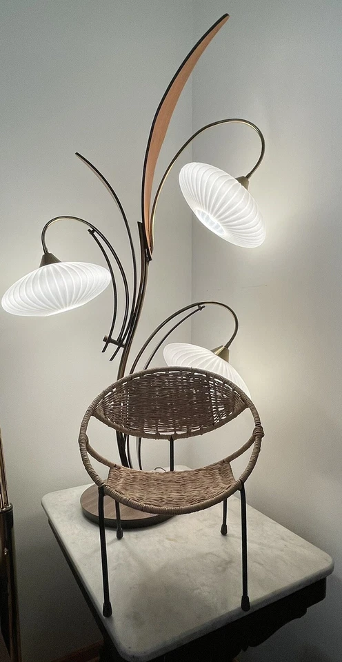 Silla moderna de mediados de siglo de colección concha de almeja de ratán estilo Salterini exhibición de tienda Foto 2 de 4