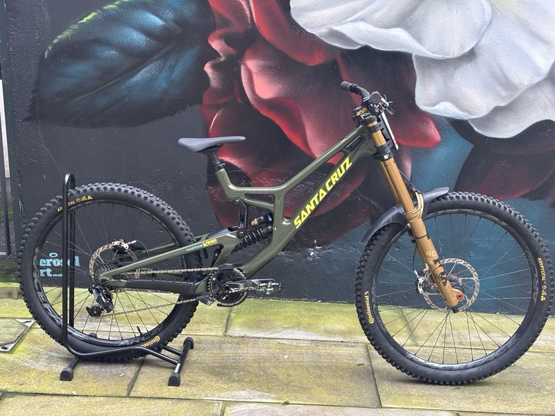 2026 Santa Cruz V10.8 Cc Large Kelp Green Dream Build Fox SRAM Race face