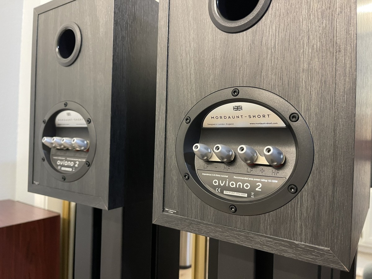 Mordaunt-Short Black Aviano 2 Bookshelf speakers very nice and