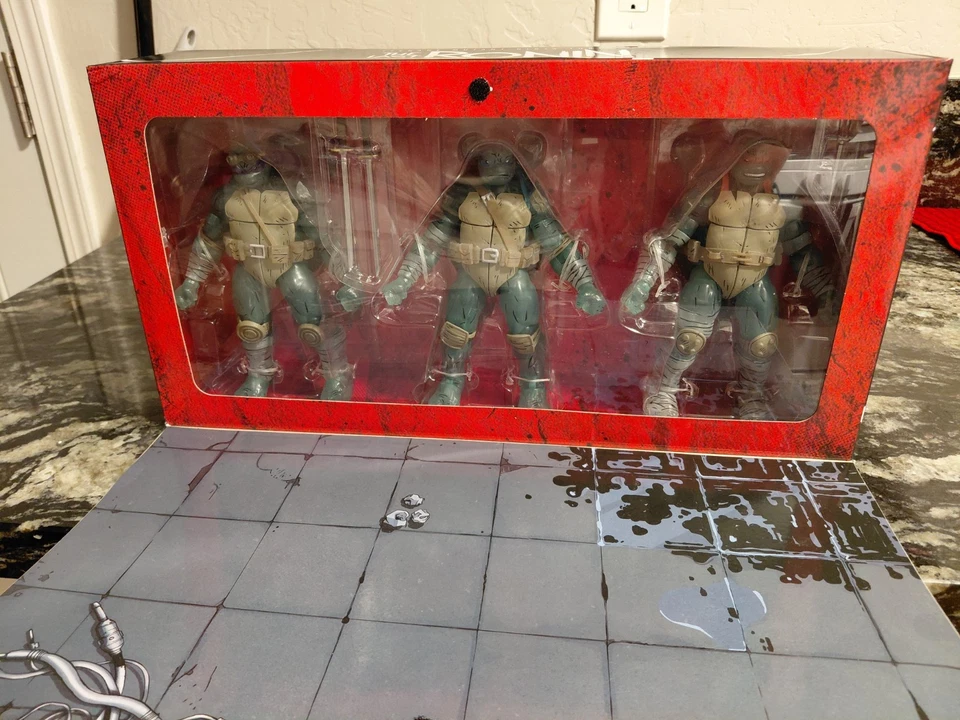 NECA Teenage Mutant Ninja Turtles: The Last Ronin Ghost Brothers  Foto 2 de 3