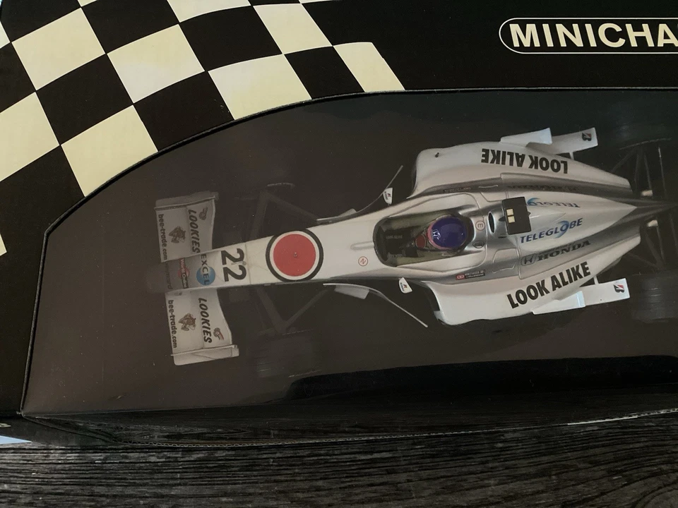 JACQUE VILLENEUVE MINICHAMPS 1:18 SCALE BAR HONDA #22 MINT CONDITION - Image 2 of 4