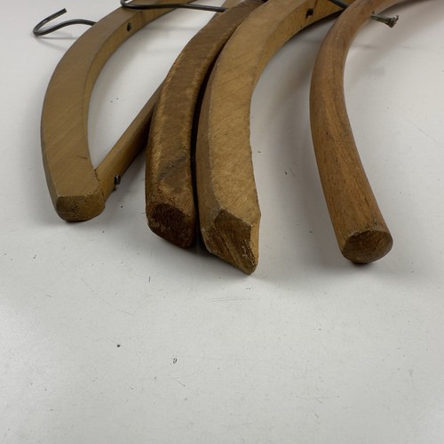 Lot of 3 Wooden Clothing Hangers Florida Philadelphia - Picture 2 of 5