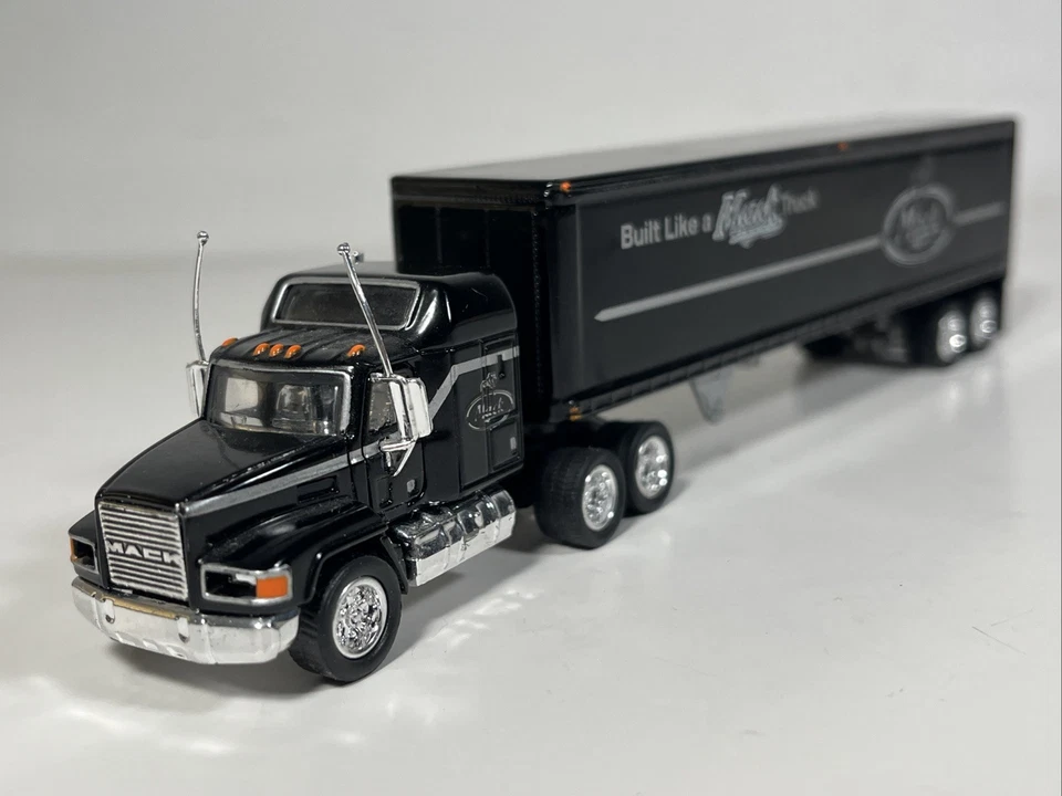 Matchbox Convoy CCY05 Mack CH600 Semi Tractor Trailer Built Like A Mack - Image 2 of 4