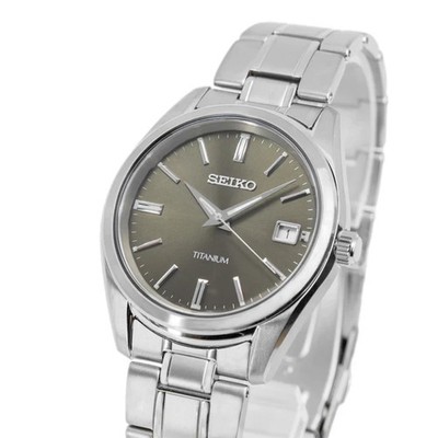 Seiko Essentials Herren Quarzuhr SUR375P1 - schwarzes Zifferblatt mit Sonnenschliff Titan 100M