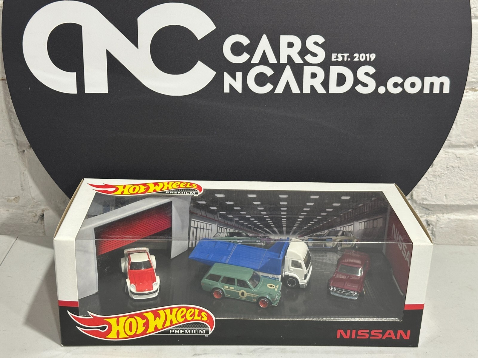 2019 Hot Wheels Premium Diorama Nissan Datsun 510/Nissan Fairlady Z/ Laurel 2000