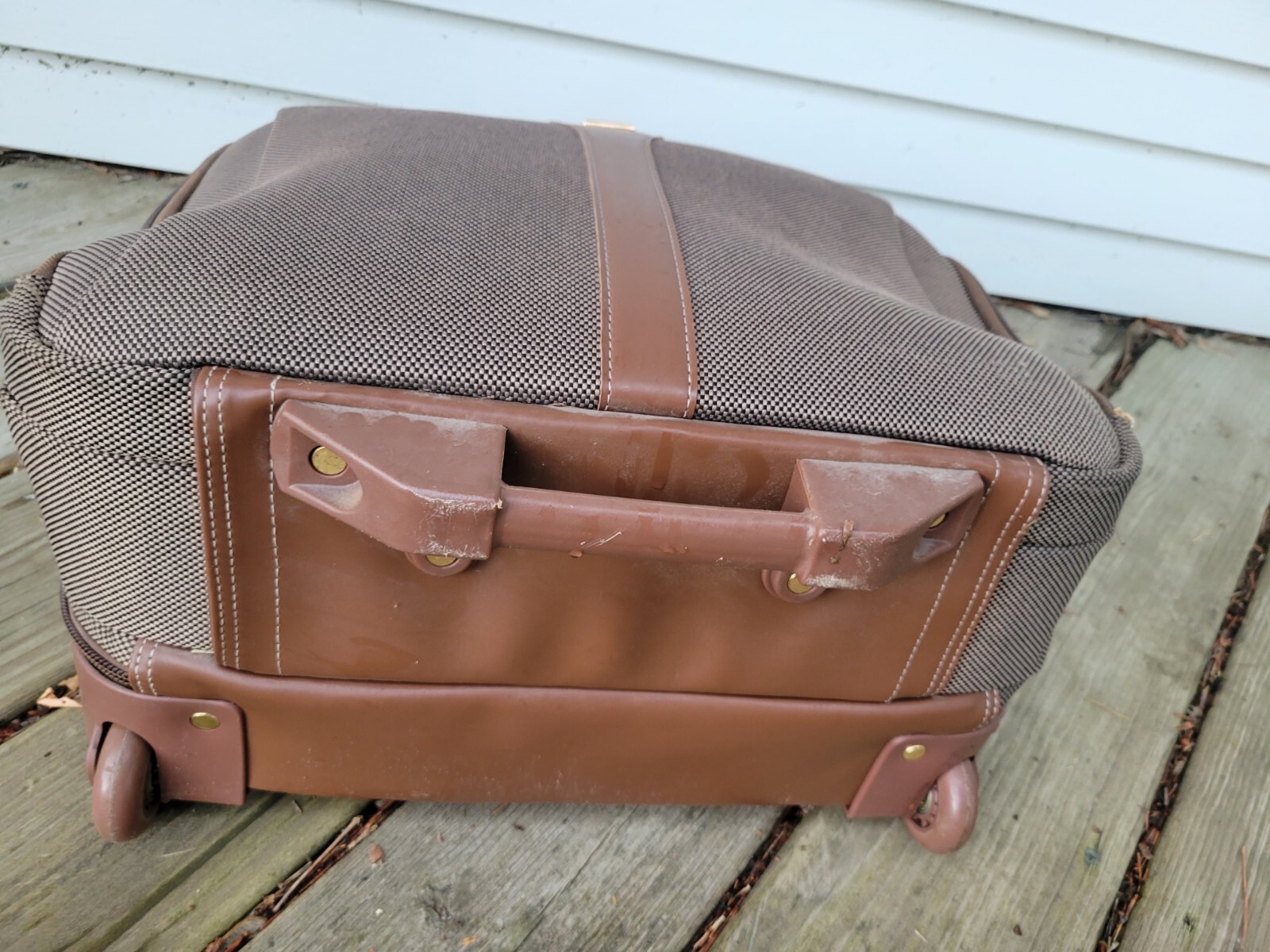 London Fog Underseat 15Inch Under Seat Airplane Bag for Travel Rolling