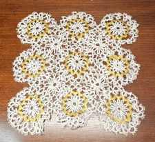 Vintage Handmade Tabletop Centerpiece Square Doily 9" White & Gold (read)