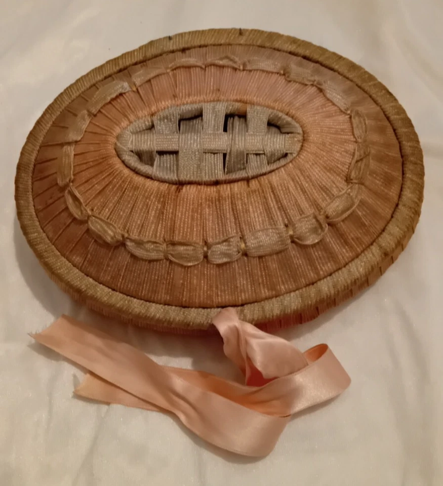 Anciennes petites poupées mignonettes en biscuit dans joli coffret rose - Photo 4/4