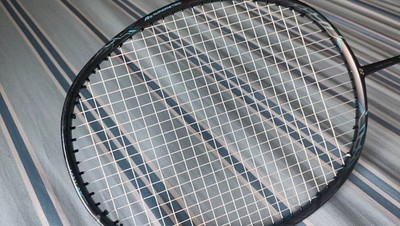 YONEX VOLTRIC Z-FORCE II 4U5