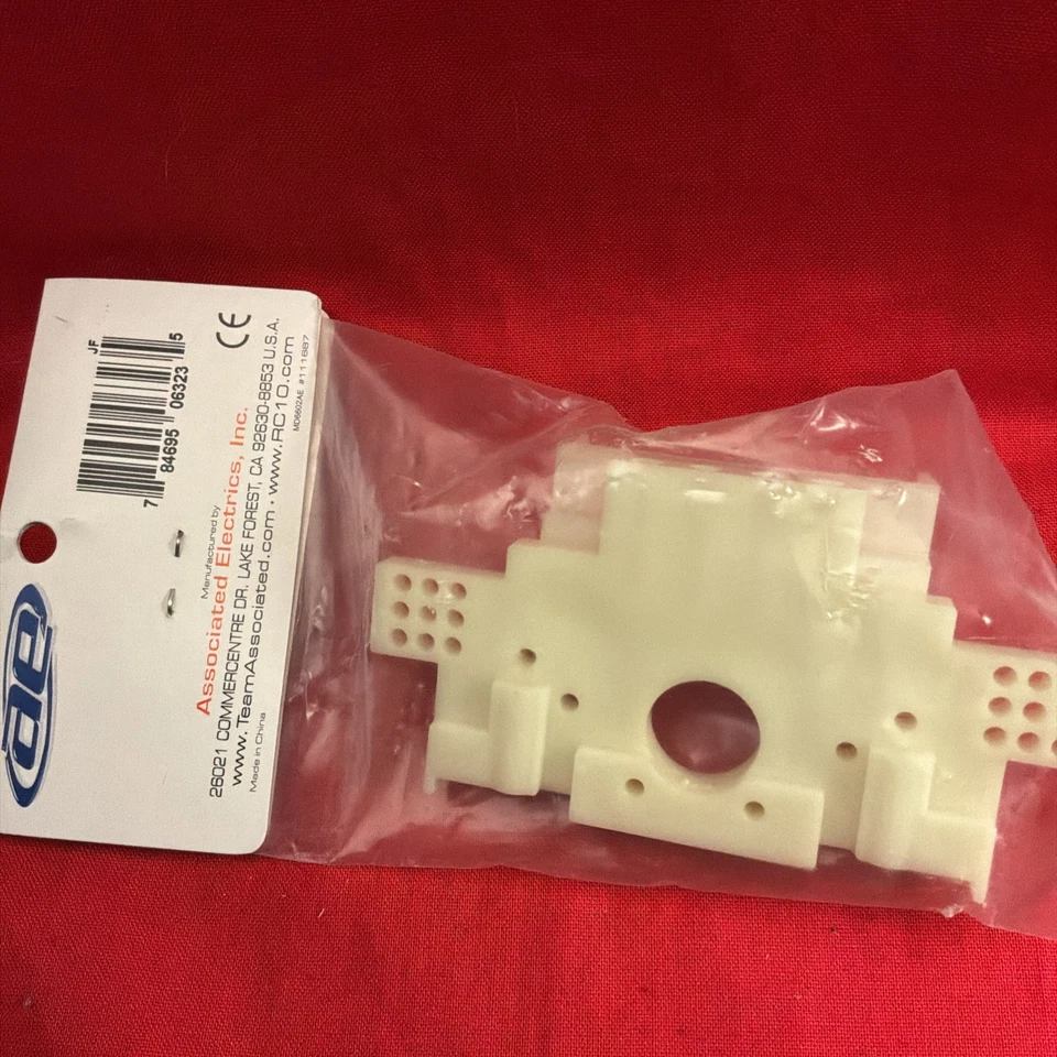 Team Associated 6323 RC10 Rear Bulkhead - Image 4 of 4