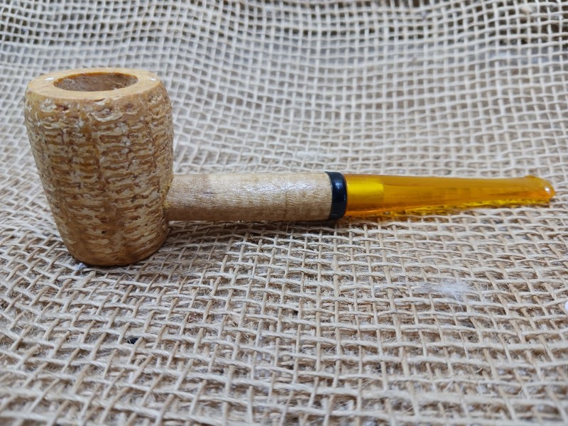 Vintage straight billiard style corn cob pipe; unused