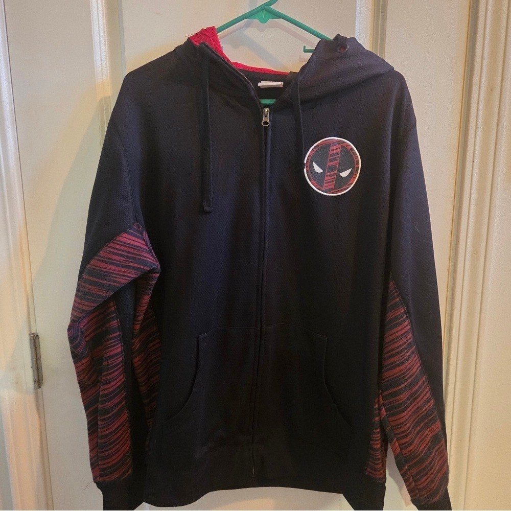 Marvel Size Large Deadpool Sweater - image 1