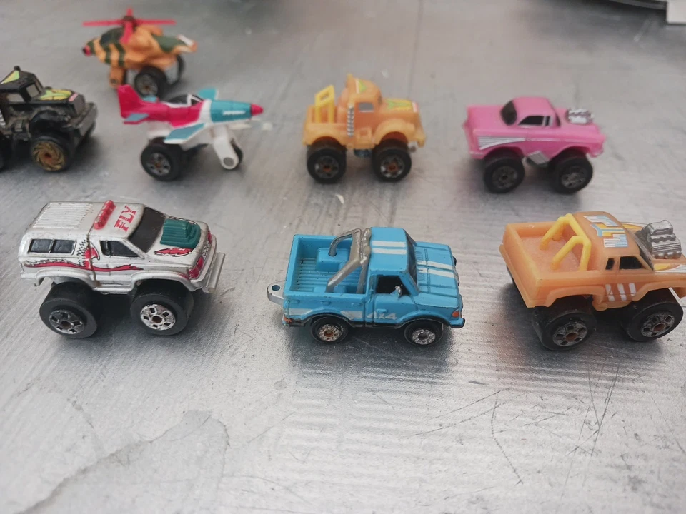 Lot Of 19 Roadmaster Micro Machine Jet Planes, Helicopters & Cars. READ!!!! - Image 3 of 4