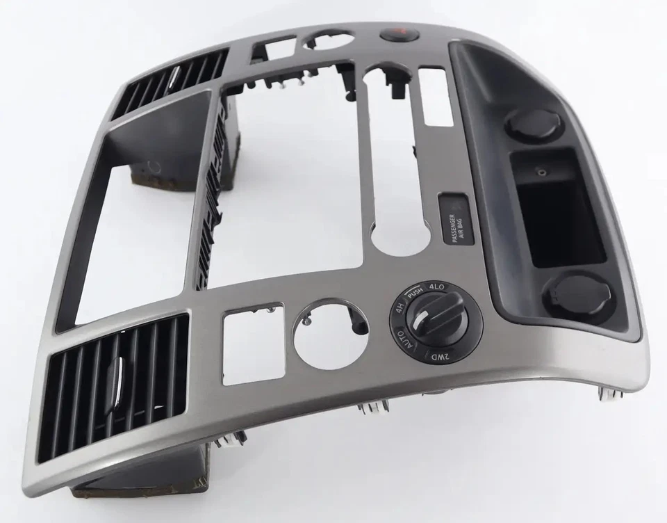 08-15 Nissan Armada 4x4 tablero bisel radio ventilación moldura gris Foto 2 de 4