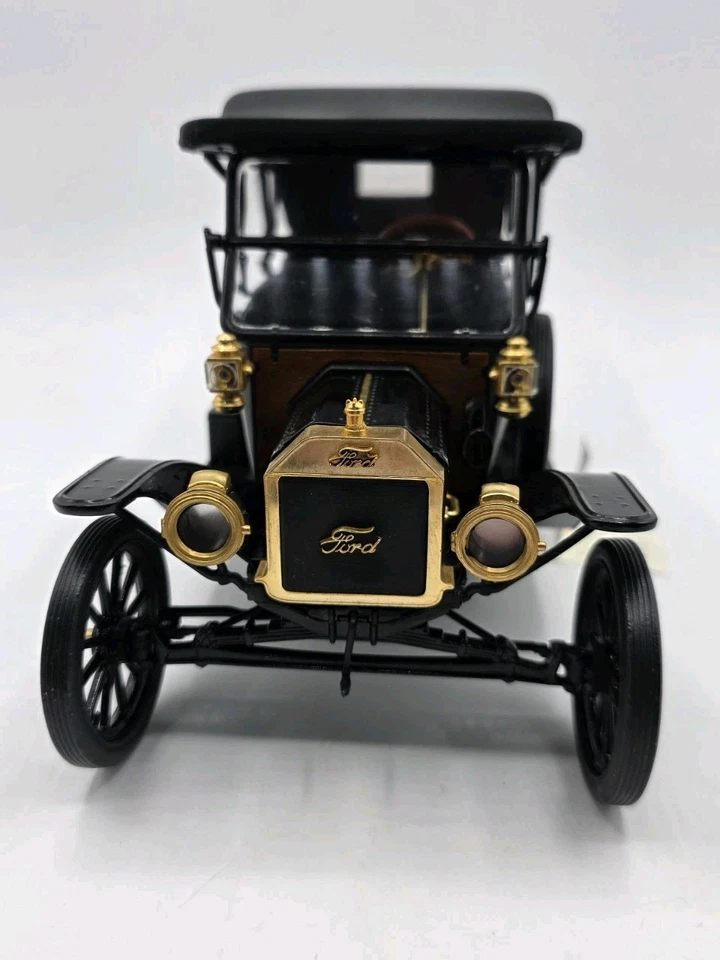 Franklin Mint 1/16 Scale B14SB49 - 1913 Ford Model T - Black With Foam - Image 2 of 4
