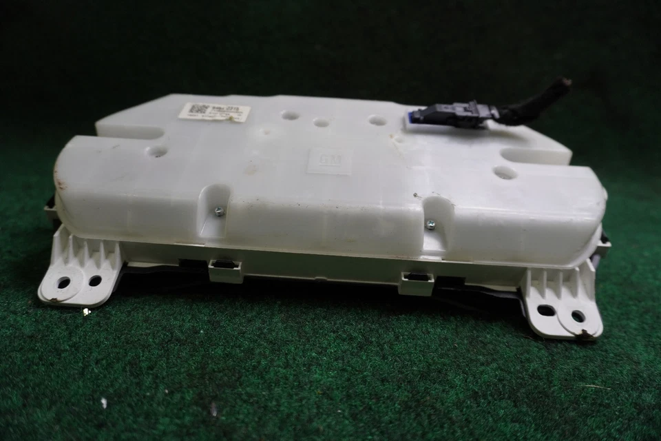 Chevrolet Traverse 2019 velocímetro calibre clúster OEM 84542315 106.748 millas Foto 4 de 4