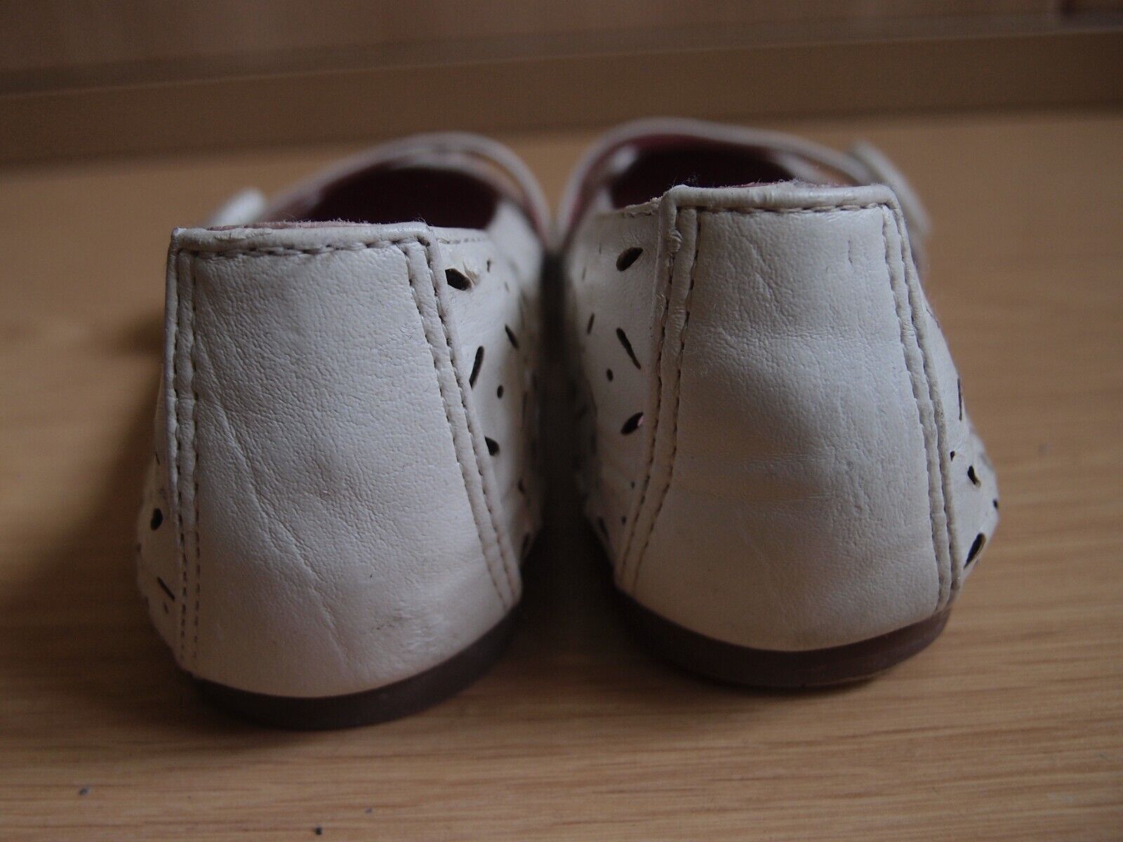 Zapatos blancos niña Nº 33 Elike Kids. COMBINO ENVÍOS