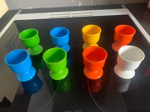 Lot 8 coquetiers plastique de