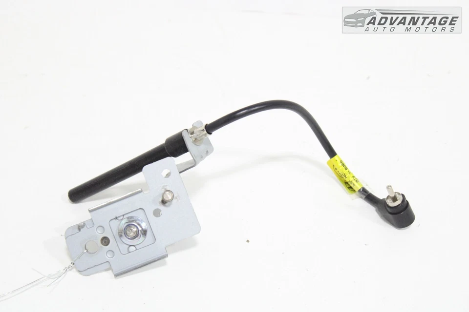 2017-2019 KIA SPORTAGE EX ANTENNA WITH CABLE & MOUNT BRACKET D9954-80AA0 OEM - Image 3 of 4