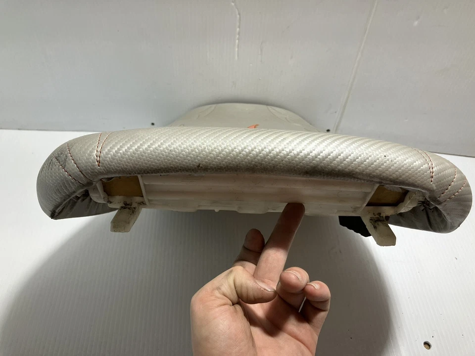 Переднее сиденье 2001 Suzuki Gsxr 1300 Hayabusa - Изображение 4 из 4