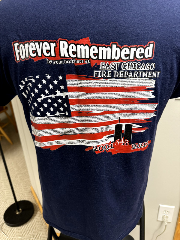 EAST CHICAGO FIRE DEPARTMENT 9/11 MEMORIAL T-SHIRT MEDIUM 2011
