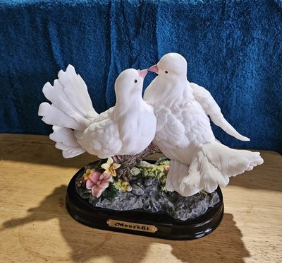 Meerchi Kissing Doves - Love Doves  Figurine - Collectible